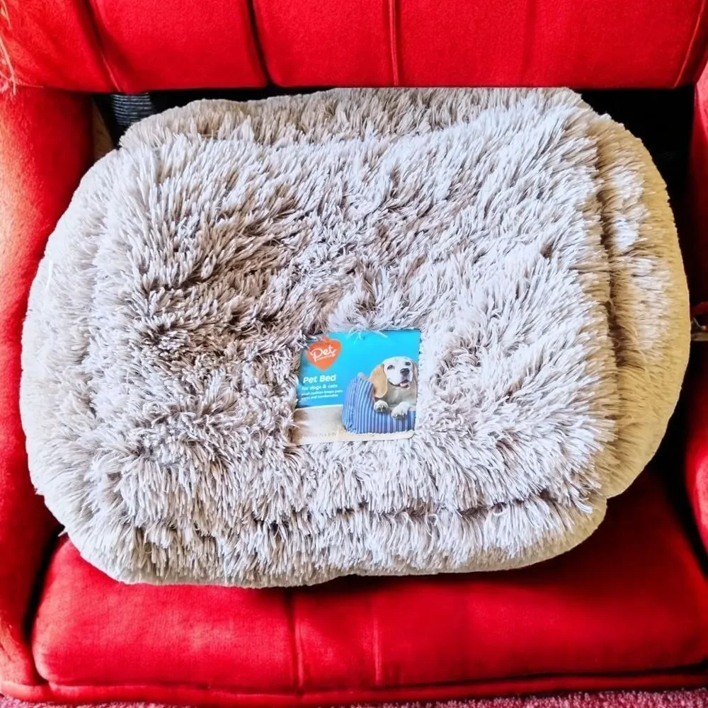 PET CENTRAL LUSCIOUS FAUX FUR PET BED Dk Gray/Light Gray